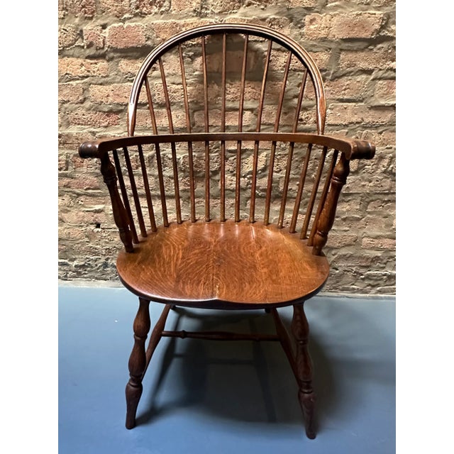 Karpen & Bros. Pair of American Bow Back Oak Windsor Armchairs Early 1900s For Sale - Image 4 of 12