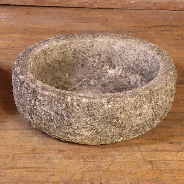 French Pair of French Carved Stone Planters, C. 1910 For Sale - Image 3 of 6