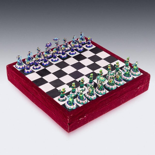Indian Silver and Enamel Chess Set with Silk and Velvet Board, Jaipur, 1950s, Set of 33 For Sale - Image 3 of 18