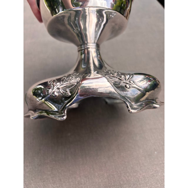 Antique Queen City Silver Co. Silverplate Compote Pedestal Bowl | Laurel Motif | American Classical Centerpiece For Sale - Image 9 of 12
