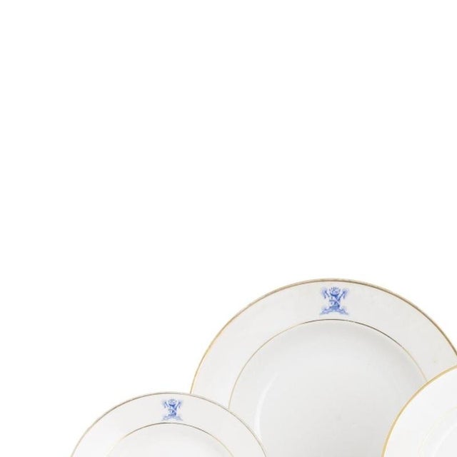 Porcelain - Service set - 'Vista Alegre'. Made of porcelain from the Vista Alegre factory, decorated with the Coat of Arms...