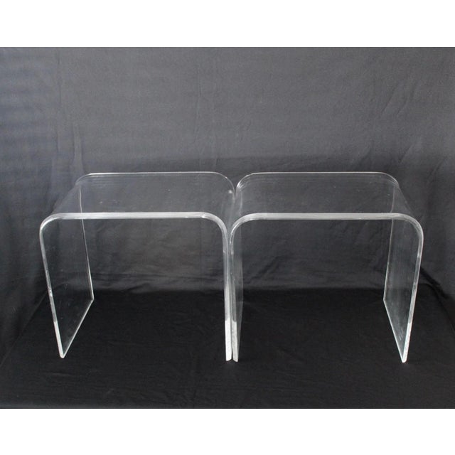 Mid-Century Modern Lucite Waterfall End Side Table Vintage Mid Century Modern -A Pair For Sale - Image 3 of 11