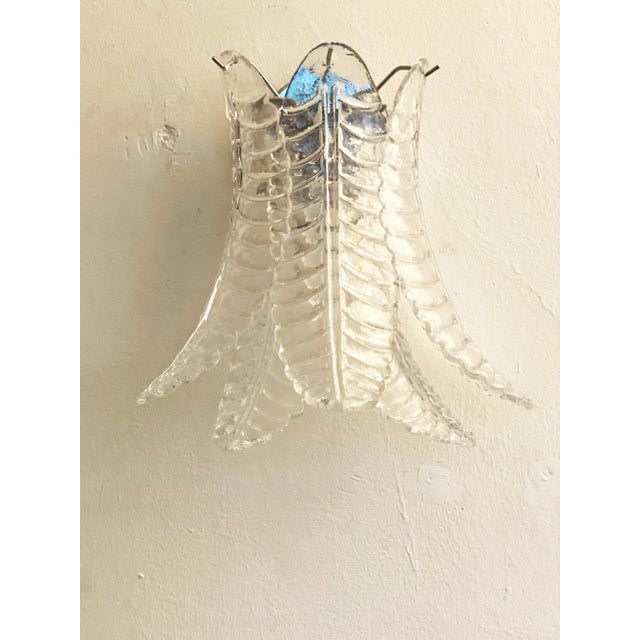 Mid-Century Modern Set of Two Contemporary Italian Transparent “Felci” Murano Glass Wall Sconce For Sale - Image 3 of 9
