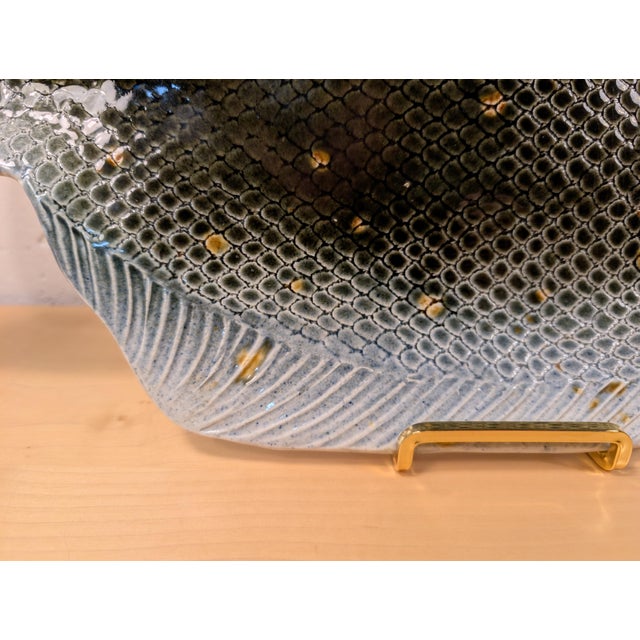 1979 Vintage Rosalie and Tom Nadeau "Blackback Flounder" Ceramic Fish Platter - 18.75" For Sale - Image 10 of 15