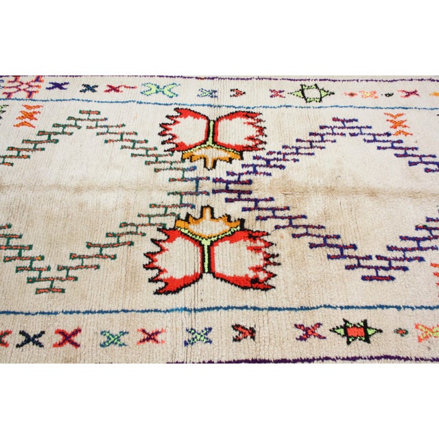 Moroccan Mid 20th Century Vintage Moroccan Rug - 8' X 4'4'' For Sale - Image 3 of 6
