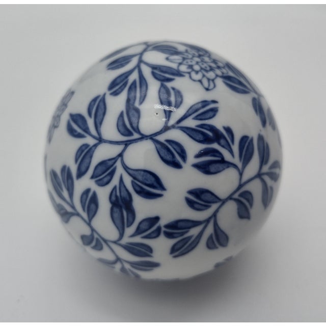 Late 20th Century Chinese Blue & White Hand-Painted Porcelain Floral Sphere For Sale - Image 4 of 6