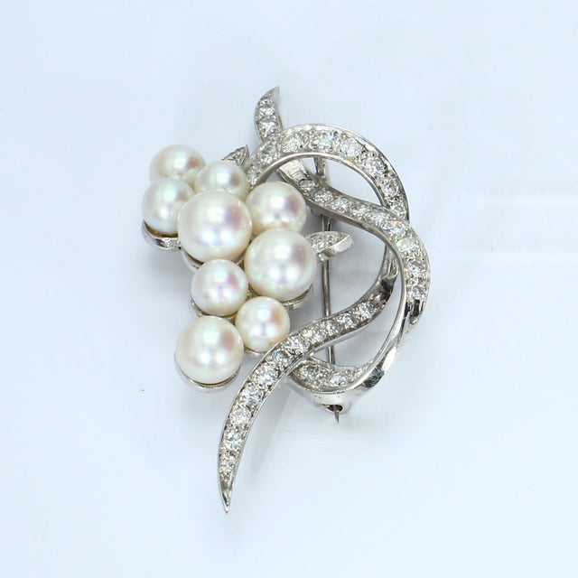 Mid 20th Century Pearl Cluster Brooch With Diamond-Encrusted Curved Bands For Sale - Image 4 of 5