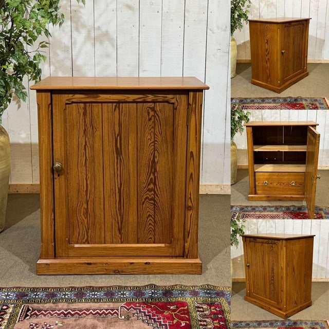 Early 20th century English 1-door sideboard in pitch pine - W=81cm, H=92cm, D=52cm.