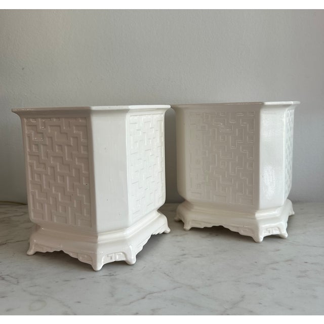 Fitz and Floyd Vintage Fitz and Floyd Fretwork Chinoiserie Cachepot Planters - Pair For Sale - Image 4 of 8