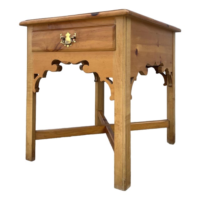 Thomasville Replicas Pine Chippendale Style Side Table For Sale