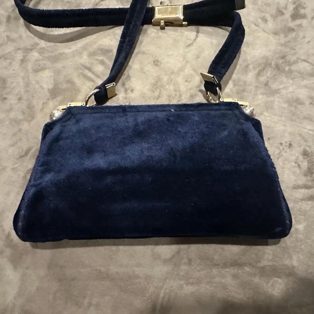 An Amazing 1980s Blue Velvet and Brass Italian Shoulder Bag For Sale - Image 11 of 13