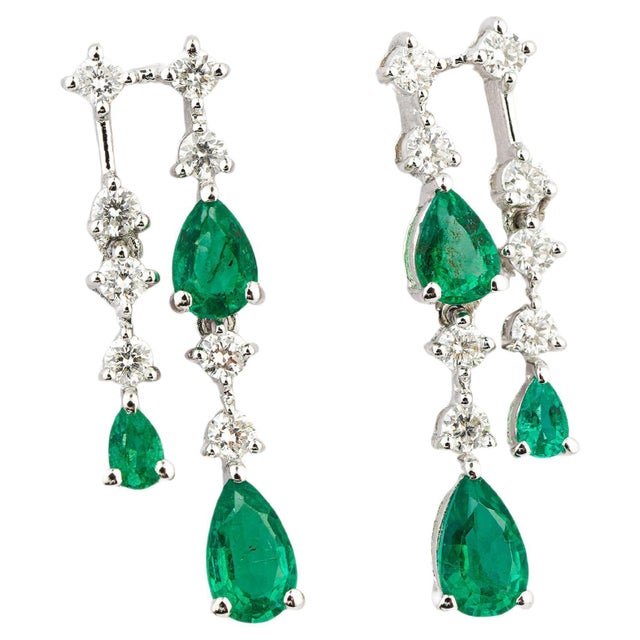 Natural diamond 0.30cts & emerald 0.74cts earring in 18k gold For Sale - Image 15 of 18