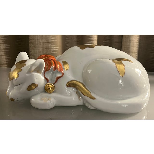 Mid 20th Century Large 13.5" Japanese Kutani Porcelain Figure of a Sleeping Cat For Sale - Image 5 of 18