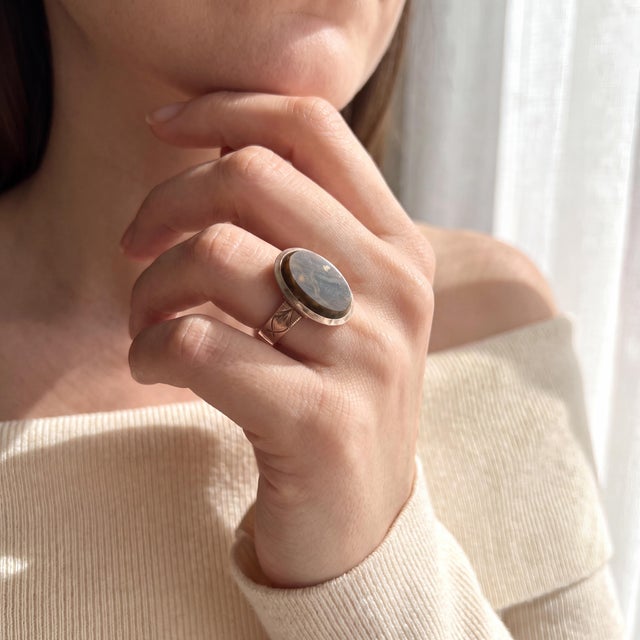 Late 19th Century Late 19th Century Victorian 14k Yellow Gold Variegated Brown Agate Ring, Size 9 For Sale - Image 5 of 5