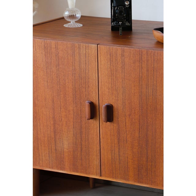 Vintage Scandinavian Sideboard in Teak from Bakelite Workshop, 1960s For Sale - Image 16 of 17