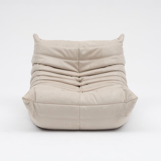 This is an original vintage Ligne Roset Togo fireside chair, designed by Michel Ducaroy in 1973 and sourced directly in...