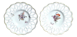 Chelsea Porcelain Botanical Reticulated Circular Dishes, Gold Anchor Period, Circa 1760