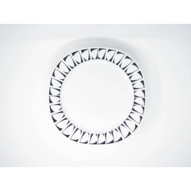 Mid-Century Modern Vintage Graphic Studio Dinner Plates With Black White Design - Set of 7 For Sale - Image 3 of 13