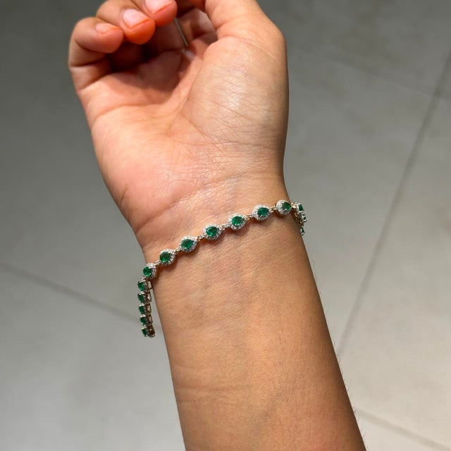 Mexican 2.68ct Emerald & 1.56ct Diamond Mexican Bracelet 14k Gold Fine Jewelry For Sale - Image 3 of 18