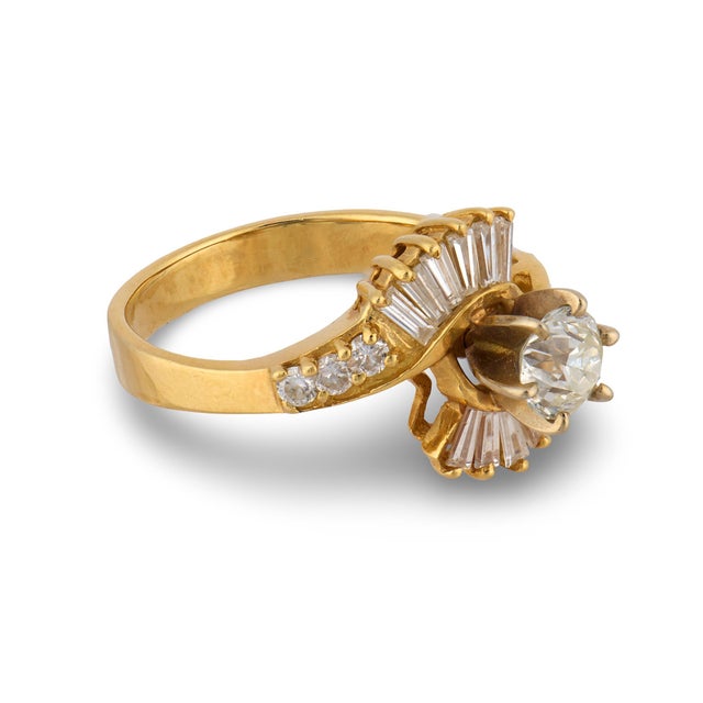 Vintage Diamond 14k Yellow Gold Engagement Ring, Size 8 For Sale - Image 4 of 6