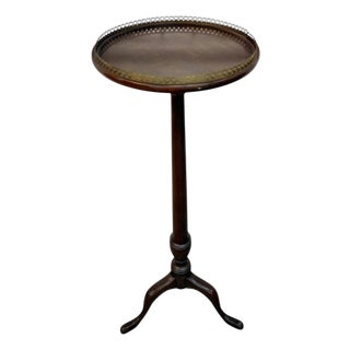 Vintage Henkel Harris Mahogany Queen Anne Pedestal For Sale