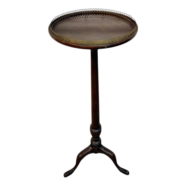 Vintage Henkel Harris Mahogany Queen Anne Pedestal For Sale