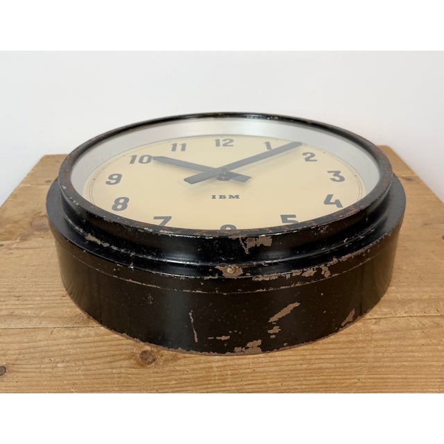 Industrial Black Factory Wall Clock from IBM, 1950s For Sale - Image 10 of 18