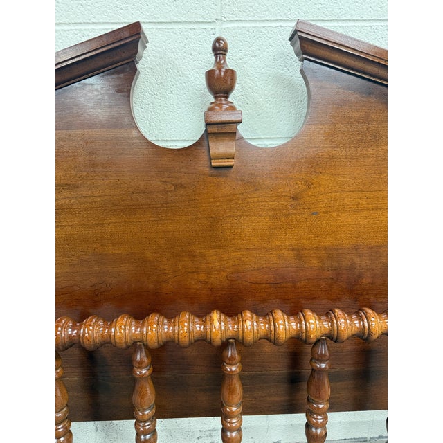 Vintage Convertible Queen or Full Size Colonial Style Four Poster Pediment Bed For Sale In Kansas City - Image 6 of 10