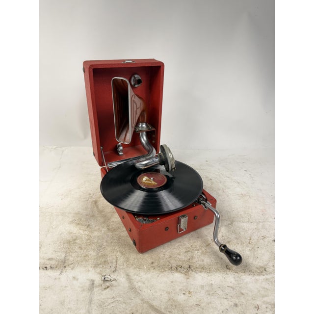 1930s Vintage Portable Hand-Crank Gramophone, 1930s For Sale - Image 5 of 18