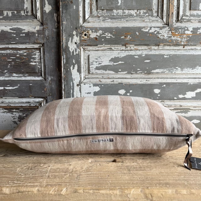 French Linen Lumbar Case – Vichy Nude For Sale - Image 4 of 6