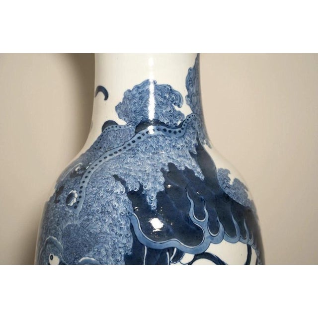 Large Antique 19th Century Qing Chinese Blue & White Foo Dog Porcelain Vase For Sale - Image 10 of 18