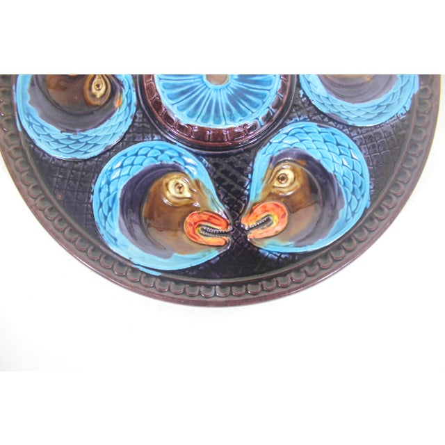 Late 19th Century 1870 French Onnaing Majolica Oyster Plate Kissing Fish Heads Antique Ceramic La Faïencerie D’Onnaing For Sale - Image 5 of 7