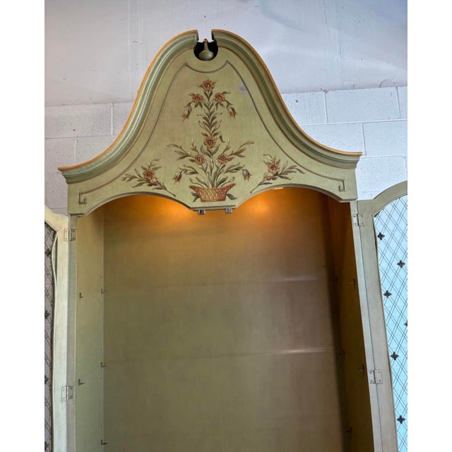 Rare John Widdicomb French Regency Style Bonnet Top Display Cabinet, Circa 1960s For Sale - Image 9 of 10