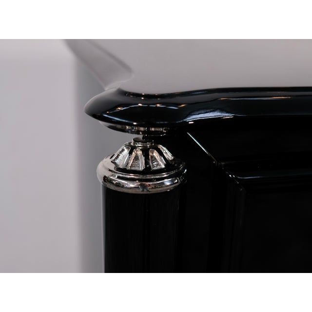 Art Deco Chest of 3 Drawers in High-Gloss Black Lacquer, France, 1930s, in Restored conditions. Designed 1920 to 1949