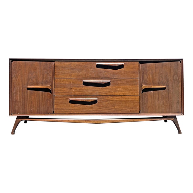 Vintage Mid Century Modern Dresser or Credenza Cabinet Lowboy For Sale