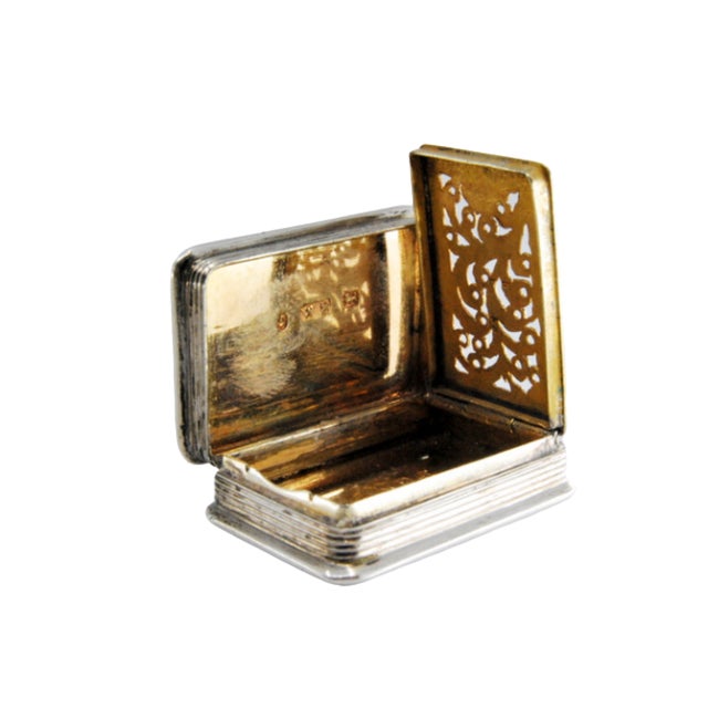 William IV Silver and Gold Vinaigrette Box with Friezes and Lid Perforation For Sale - Image 11 of 11