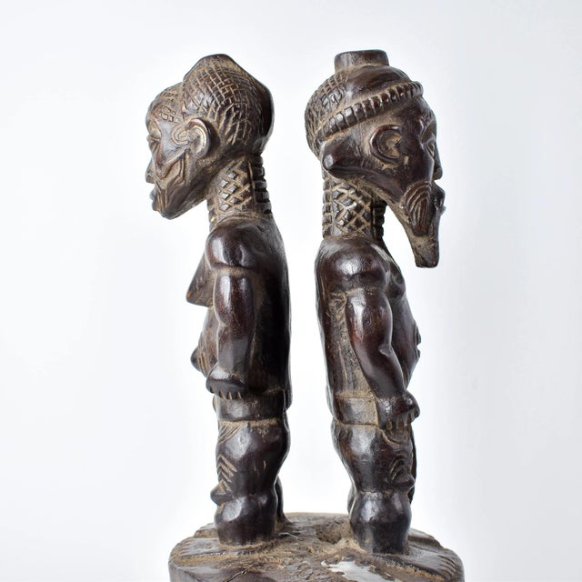 Early 20th Century Bene Lulua Divination Double Figure on Custom Base For Sale - Image 10 of 17