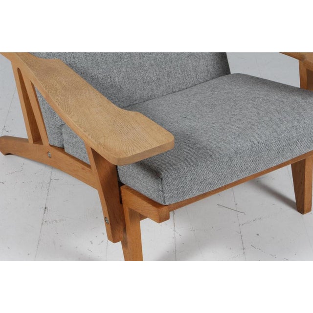 Lounge Chair Model GE-375 attributed to Hans J. Wegner for Getama, 1960s For Sale - Image 3 of 10