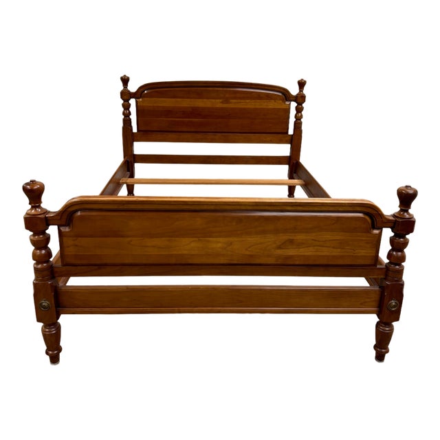 Vintage Full Size Traditional Colonial Style Low Poster Bed For Sale