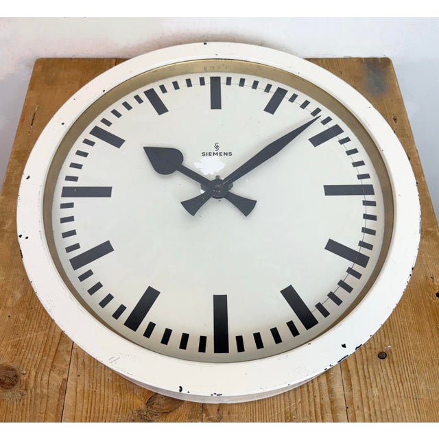 Beige Large White Industrial Factory Wall Clock from Siemens, 1950s For Sale - Image 8 of 18