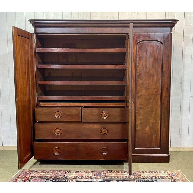 antique Victorian English Wardrobe in Mahogany, 1800s For Sale - Image 11 of 18