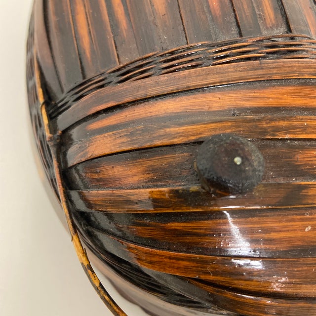Mid 20th Century Vintage Bug Beetle Bamboo Tiffin Basket – Made in Taiwan For Sale - Image 4 of 10