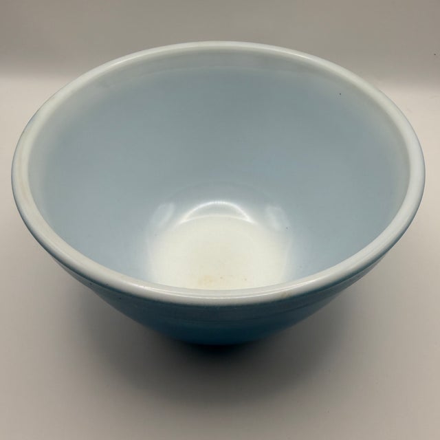 Vibrant 1940s Pyrex Primary Colors Mixing Bowl Complete Set For Sale - Image 16 of 17