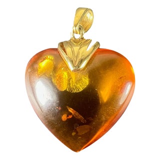 Large Vintage French Puffy Heart Charm Pendant in 18 Karat Yellow Gold, 1960s For Sale