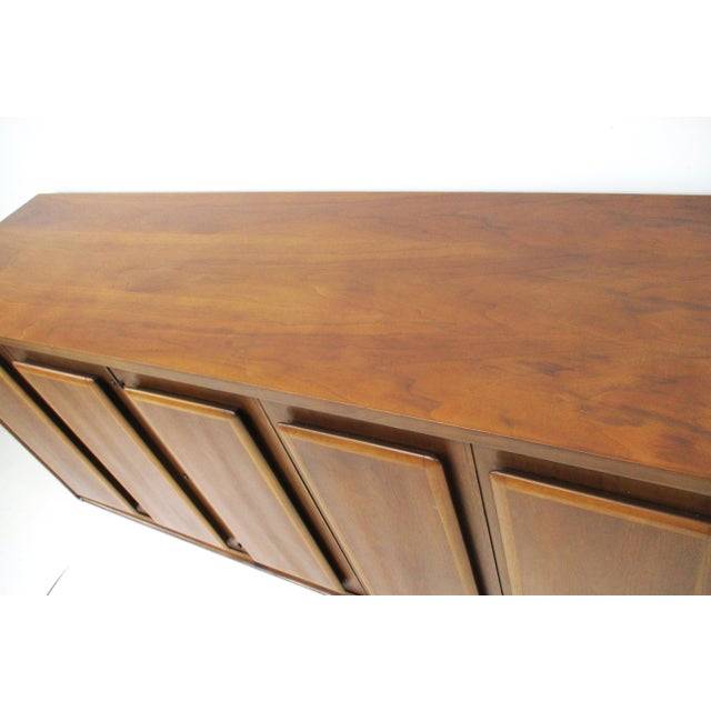 Walnut Mid Century Credenza by Broyhill Forward 70 Premier Collection For Sale - Image 12 of 13