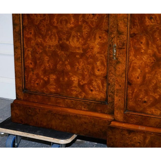 Large Georgian Burr Walnut Breakfront Display Cabinet For Sale - Image 11 of 18