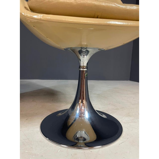 Beige Swivel Chairs with Chrome Pedestal Bases, France, 1970s, Set of 2 For Sale - Image 9 of 15