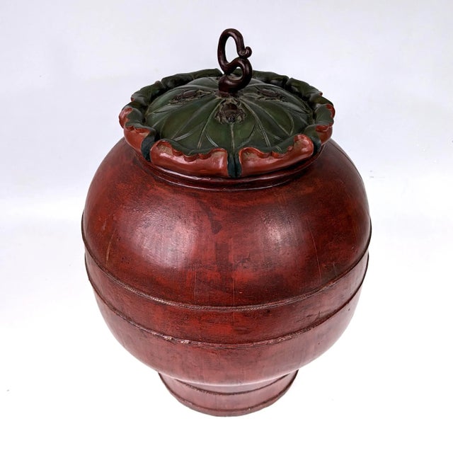 Paint 20th Century Chinese Large Red Lacquer Wooden Container With a Lotus Leaf Lid For Sale - Image 7 of 7