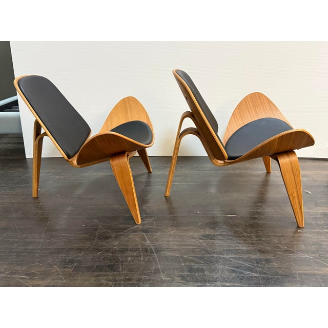 Wegner Style Ch07 Shell Chairs, Pair For Sale In San Francisco - Image 6 of 12