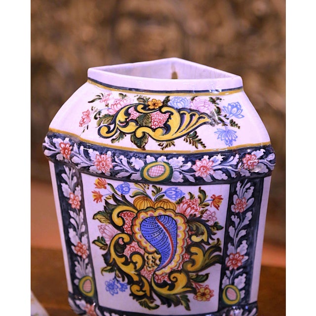 Early 20th Century Mid-Century French Hand Painted Corner Desvres Wall Faience Lavabo Fountain For Sale - Image 5 of 16